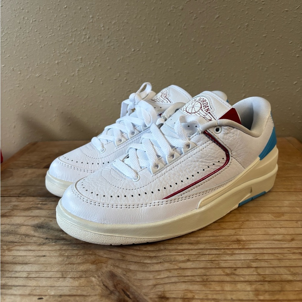 Jordan 2 Retro Low NC to Chi W Size 6.5